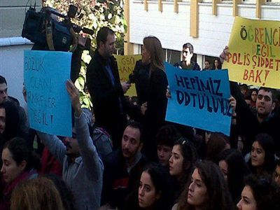 Galatasaray Üniversitesi'nde 'Bildiri' Protestosu