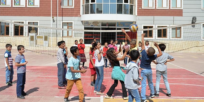 FETÖ okullarındaki 135 bin öğrenci devlet okullarına yerleştirildi