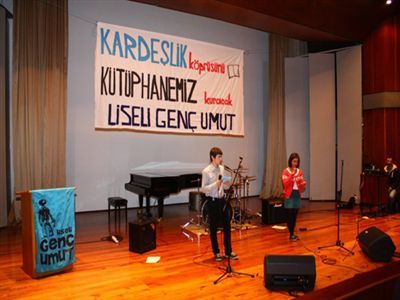 Liseliler Konserle, Kitaplar Van'la Buluştu!