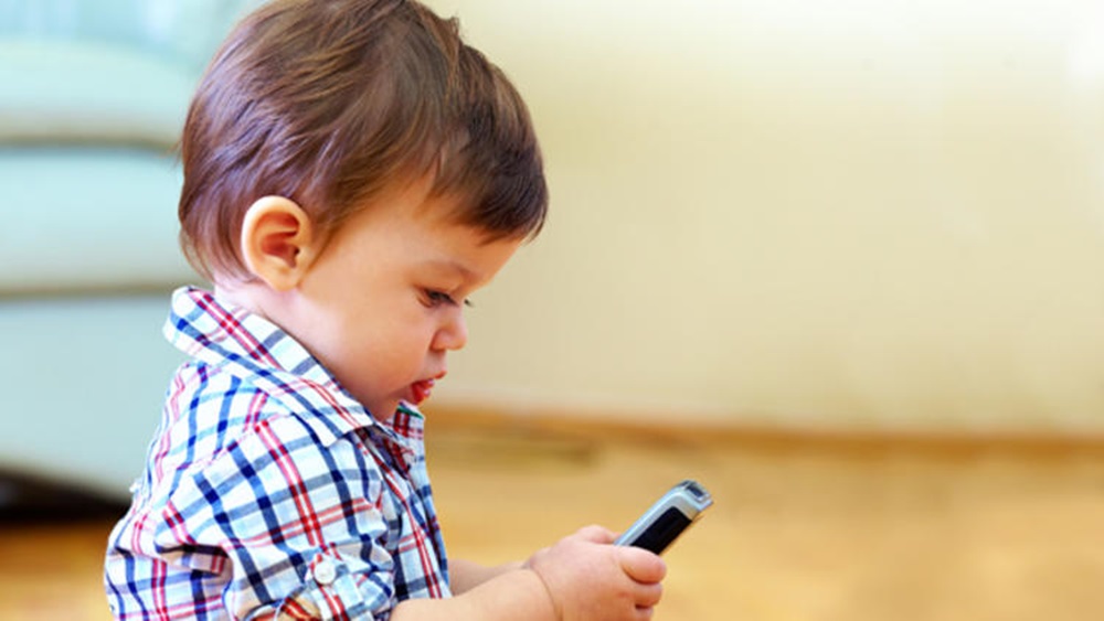 Çocuklarda akıllı telefon kullanımına dikkat