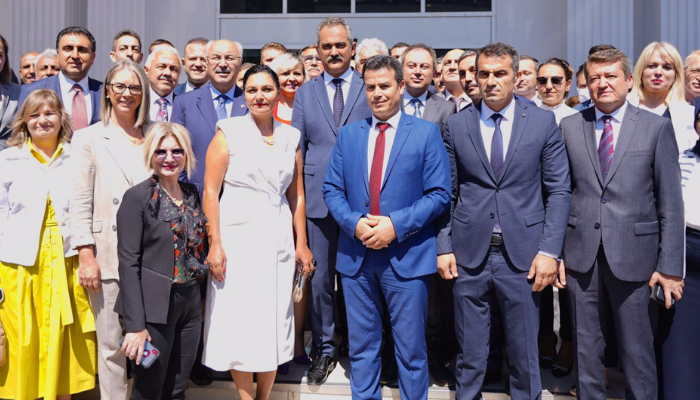 İzmir'e 5.1 milyar TL'lik eğitim yatırımı