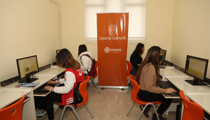 Diyarbakır'da öğrencilere ücretsiz kurs desteği