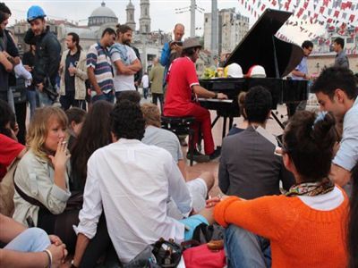 Gezi Parkı 18. Güne Uyandı!