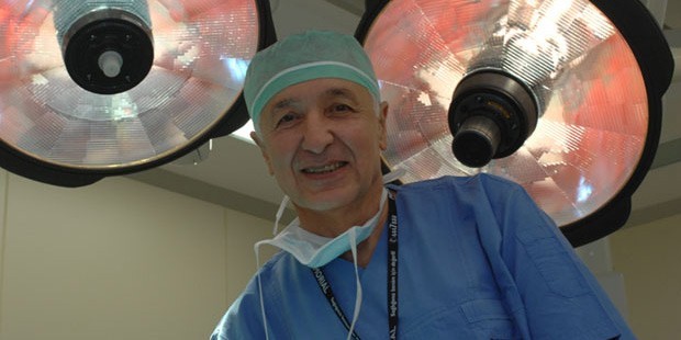 Prof. Dr. Kalayoğlu'na Tıp Bilim Nişanı verildi