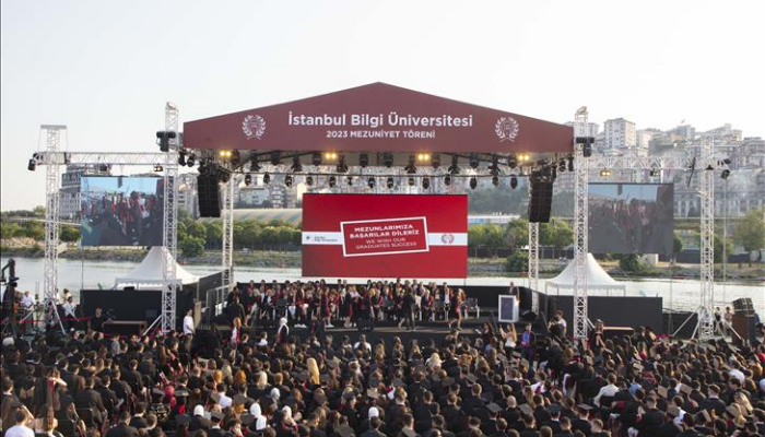 Bilgi Üniversitesi mezunlarını uğurladı