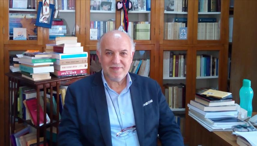 'Klasik Türk Edebiyatı, milli kültürün kozmik odasıdır'
