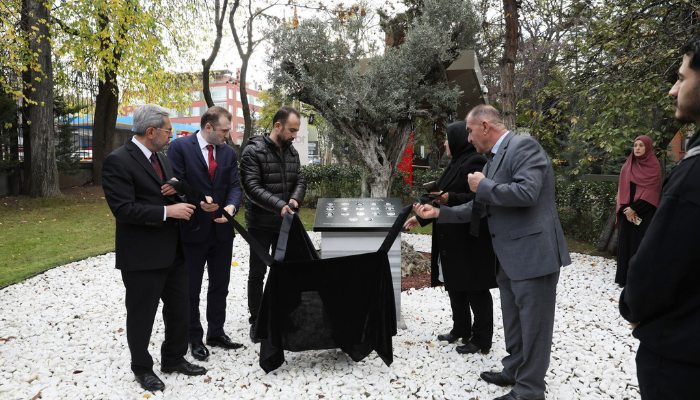 Ankara Üniversitesi öğrencileri anısına "Deprem Anıtı" açıldı