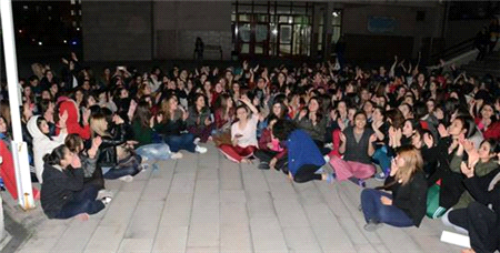 Üniversitelilerden ek yatak protestosu
