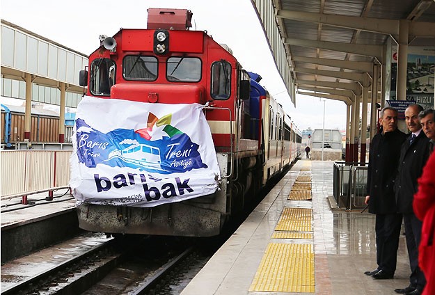 "Barış Treni" Sivas Garı'nda Mola Verdi