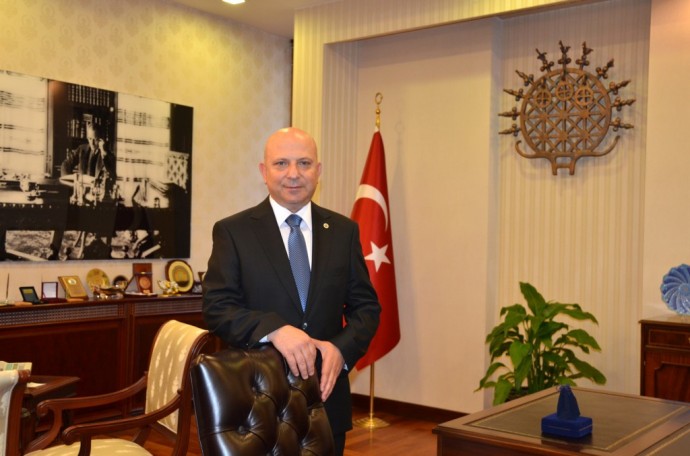 Ankara Üniversitesi Rektörü'nden Atatürk'e hakarete kınama