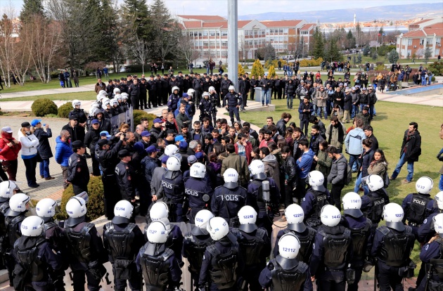 Anadolu Üniversitesi'nde polis müdahalesi