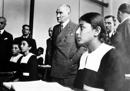 Atatürk'ün Eğitime Verdiği Önem Bize Neler Kazandırdı?