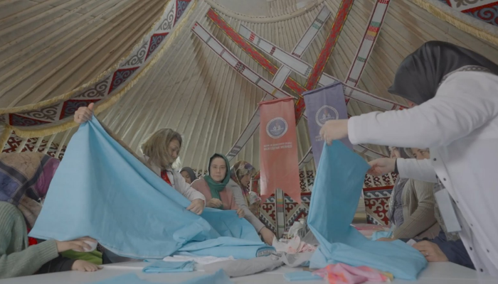 Depremzedeler Kırgız çadırlarında mefruşat kursuna devam ediyor