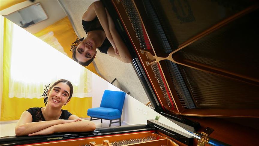 12 yaşındaki piyanist Papatya New York'ta sahne alacak