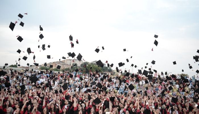 İstanbul Bilgi Üniversitesi’nde mezuniyet heyecanı