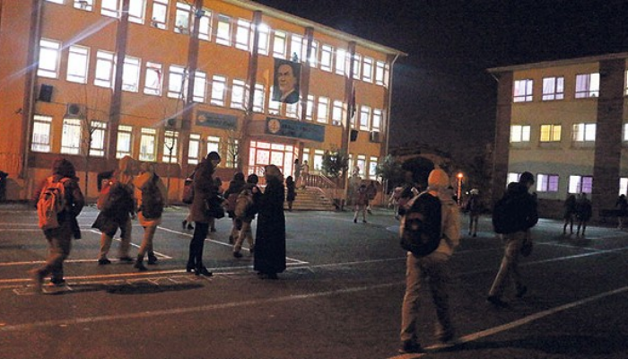 'Karanlıkta okul' Meclis gündeminde
