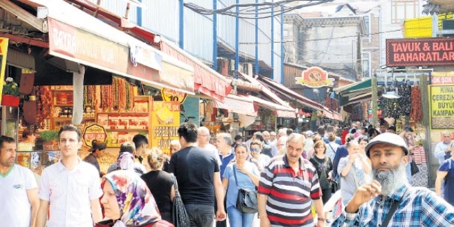 Ramazan 'okullu' oldu halk alışverişe koştu