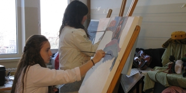 Resim öğretmeni: Proje okul çıtamızı aşağı çeker; 1 - 2 seneye güzel sanatlar liseleri biter