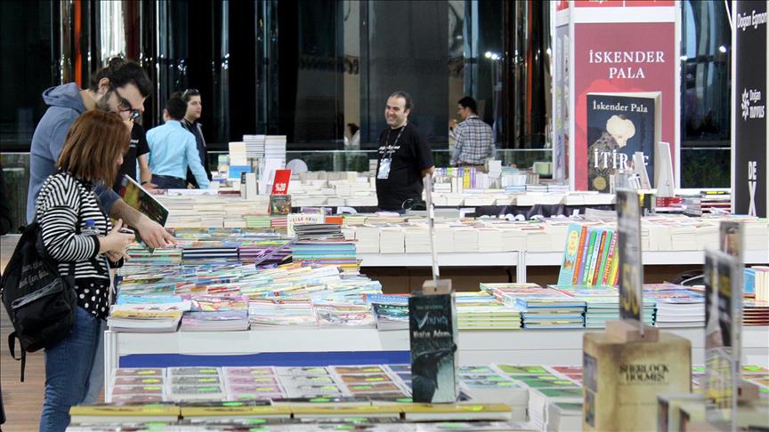 '1. Kitap Fuarı İstanbul' açıldı