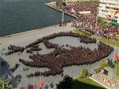 İzmir'de Dev Portre!