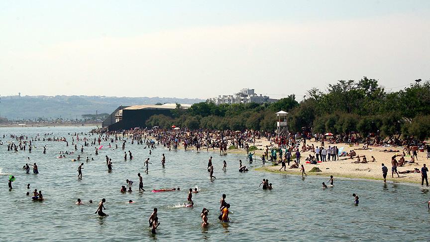 İstanbul plaj sezonunu açtı