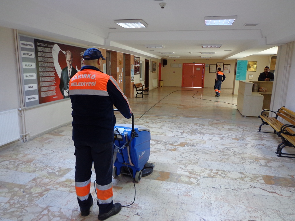 Bakırköy Belediyesi'nden okullara temizlik hizmeti