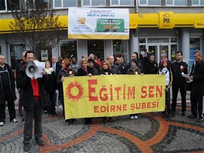 Serbest Kıyafete, Eğitim- Sen Üyelerinden Eşofmanlı Tepki