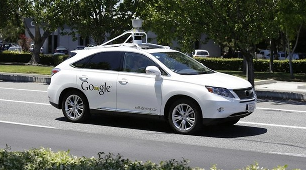 Google’ın sürücüsüz aracının kafası karıştı!