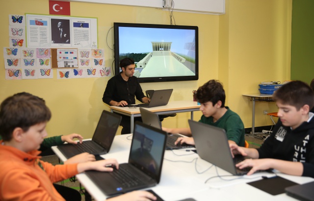 Doğa Koleji Öğrencileri “Minecraft Anıtkabir Projesi”ni hayata geçirdi