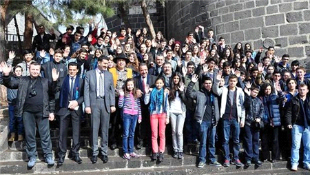 Öğrenciler Diyarbakır’da arkadaşlarıyla buluştu