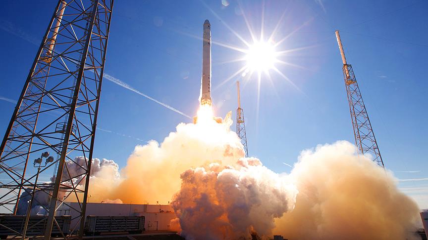 SpaceX iletişim uydusunu uzaya fırlattı!