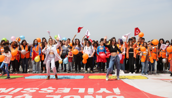 LÖSEV'den İzmir'de farkındalık etkinliği