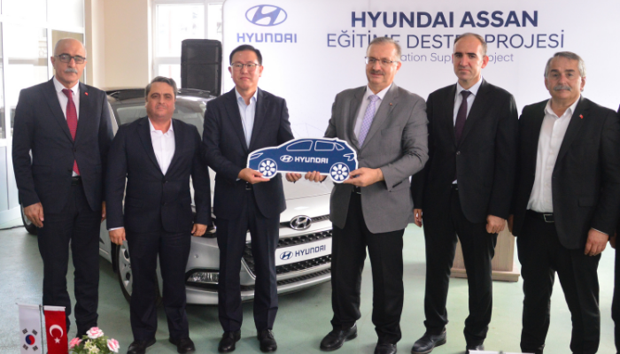 Hyundai'den Sakarya'daki meslek lisesine araç ve atölye desteği