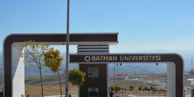 Batman Üniversitesi'nde 4 öğretim elemanı görevden uzaklaştırıldı