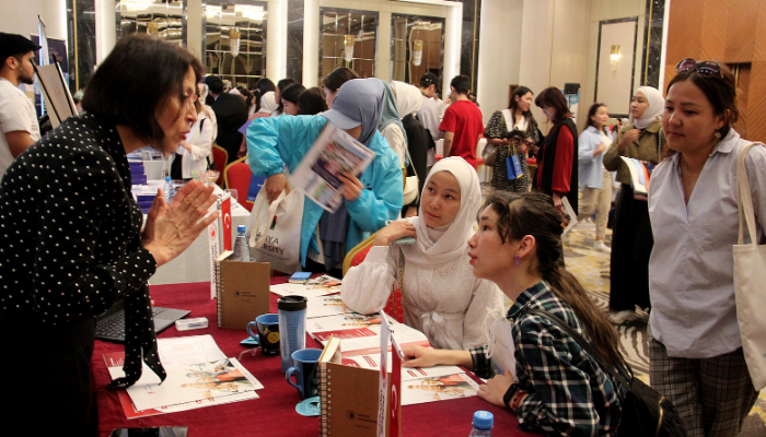 Kırgız öğrencilere Türk üniversiteleriyle buluştu
