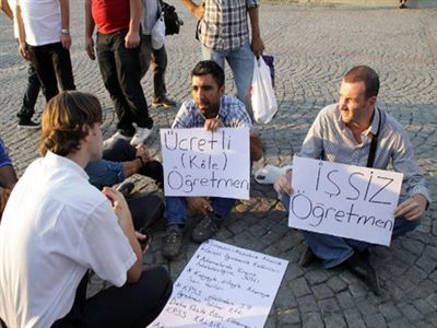 Taksim'de Öğretmenlere Gözaltı