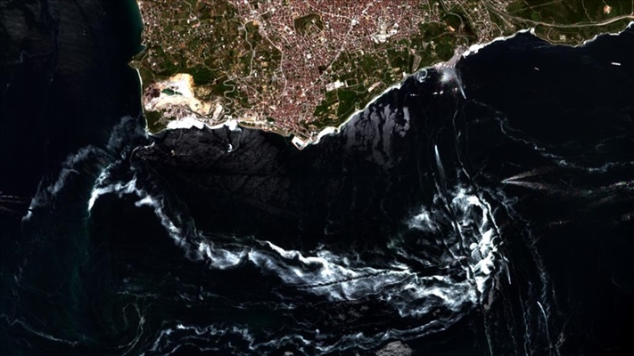Marmara Denizi'ndeki müsilaj uzaydan görüntülendi