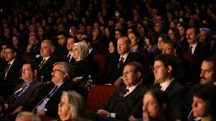 Cumhurbaşkanı Erdoğan 'Leyla ile Mecnun' tiyatro oyununu izledi