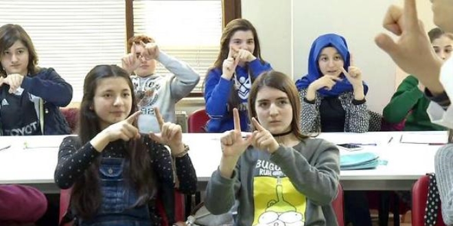 TEOG sınavı stresine işaret dili eğitimi