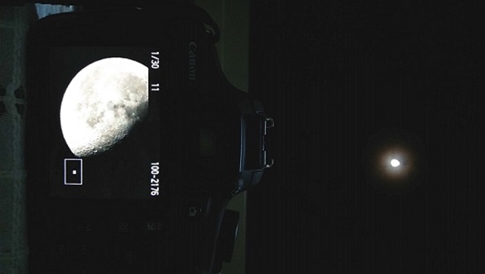 Ay’ı fotoğraflayan öğrenciler teleskop kazandı