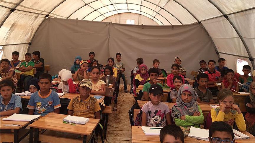 Humuslu çocuklar çadır kentte eğitime başladı