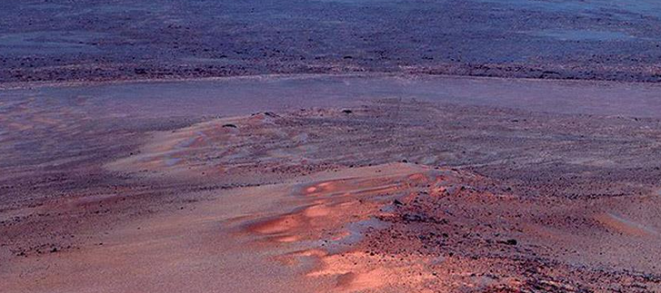 Mars'ta akan su bulundu